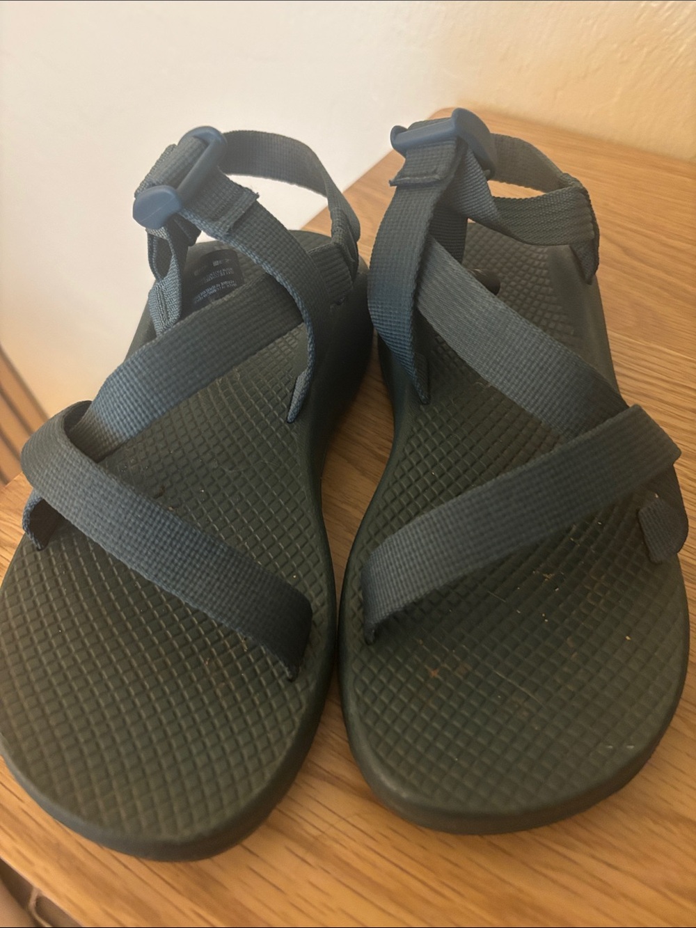 WMNS Chaco green sandals 8